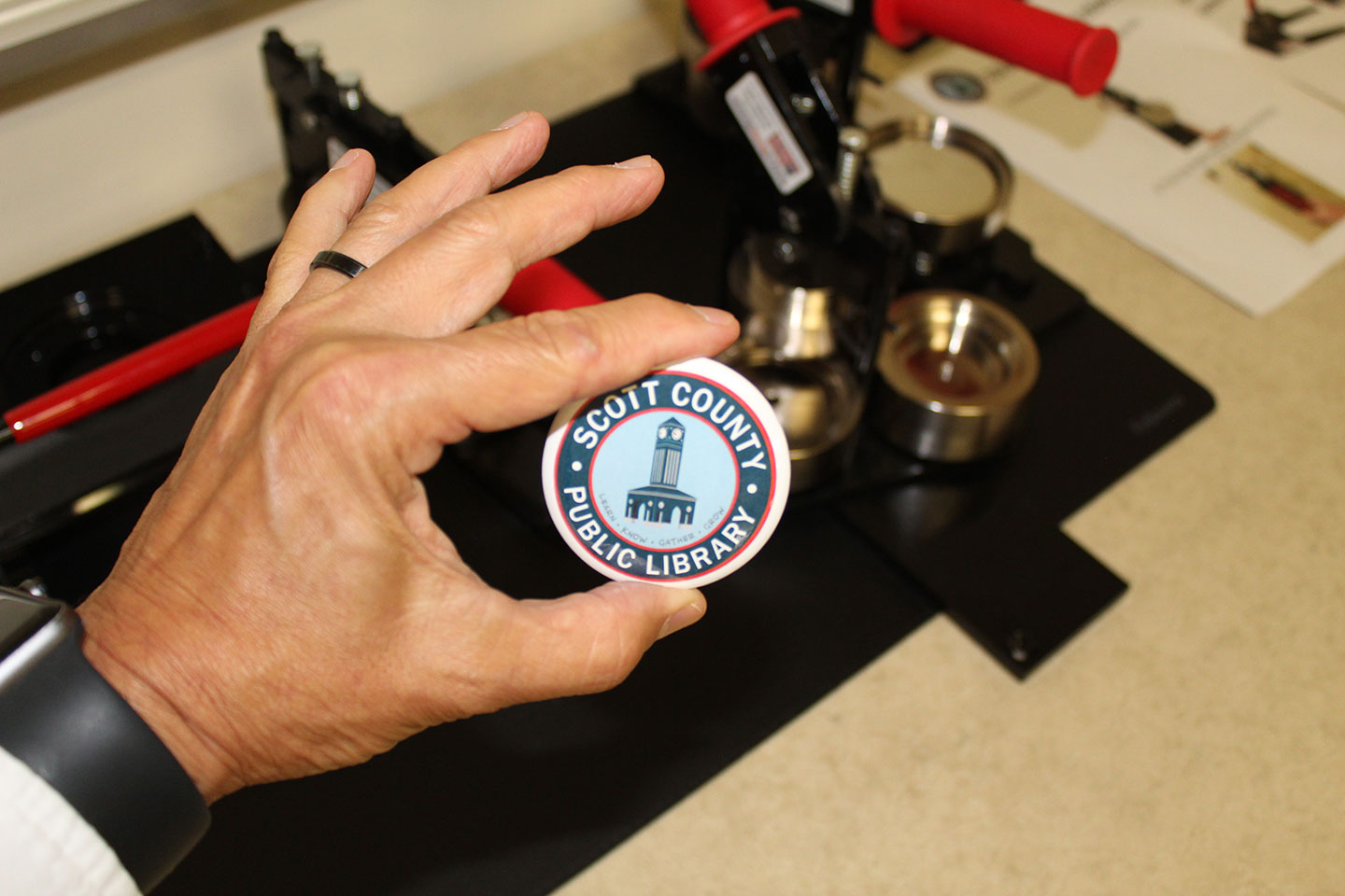 button maker